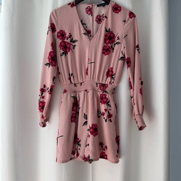 Dynamite Dresses & Skirts - Dynamite Floral Pink Long Sleeve romper with slight open back women’s size Small